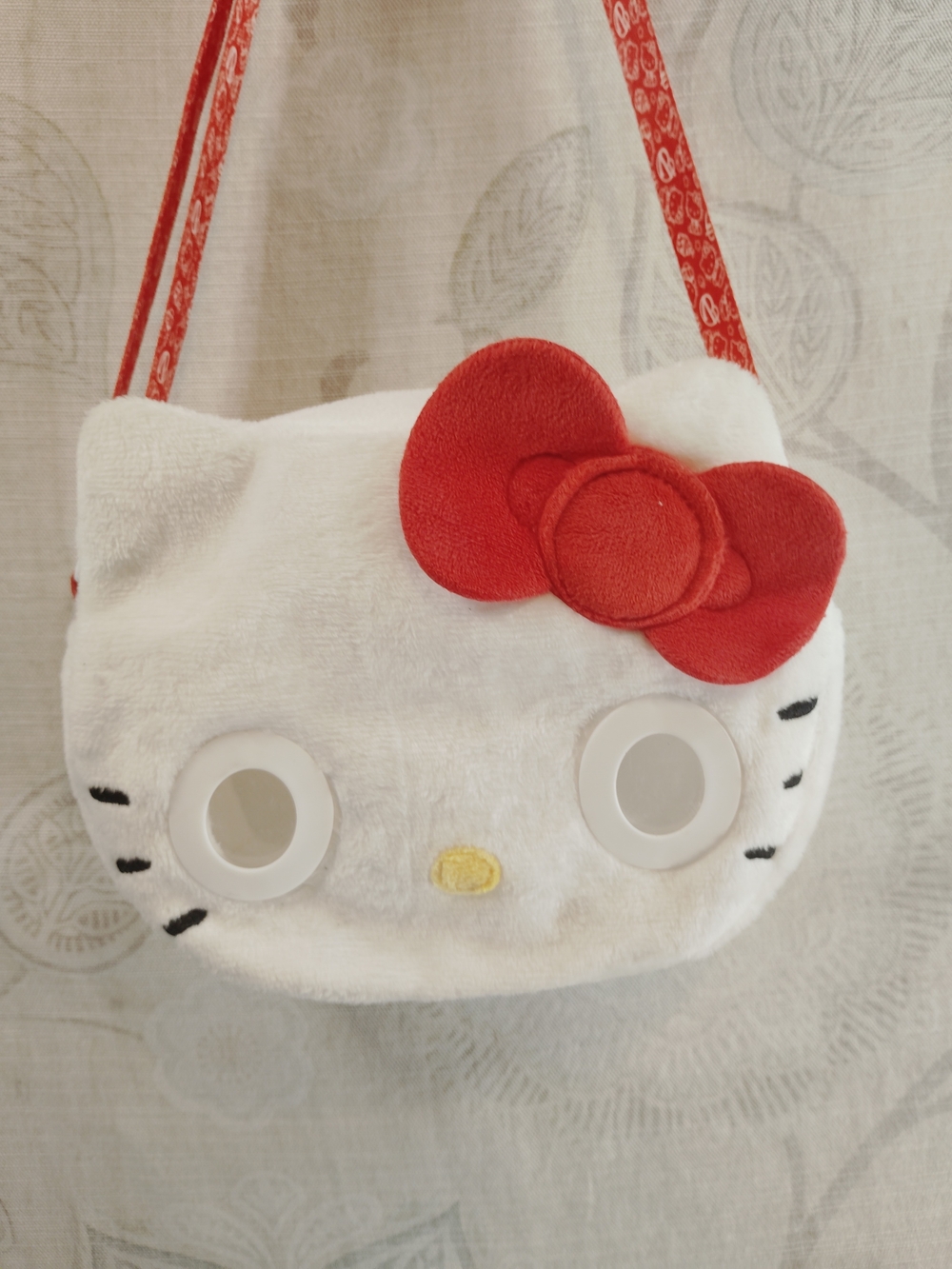 Hello Kitty White Plush Crossbody Bag with Red Bow